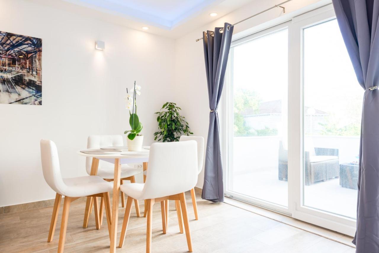 Apartments Helen ดูบรอฟนิก ภายนอก รูปภาพ