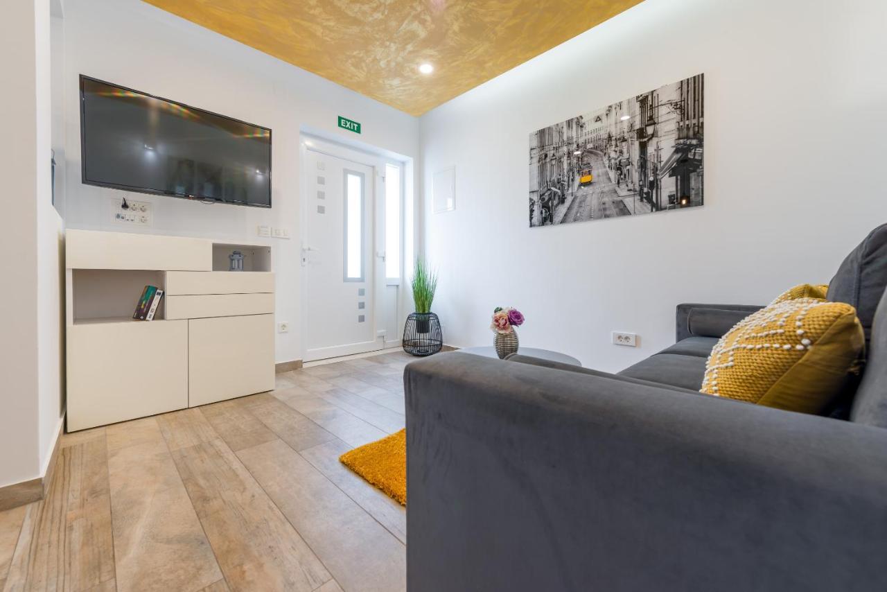 Apartments Helen ดูบรอฟนิก ภายนอก รูปภาพ