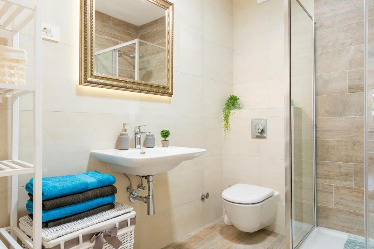 Apartments Helen ดูบรอฟนิก ภายนอก รูปภาพ