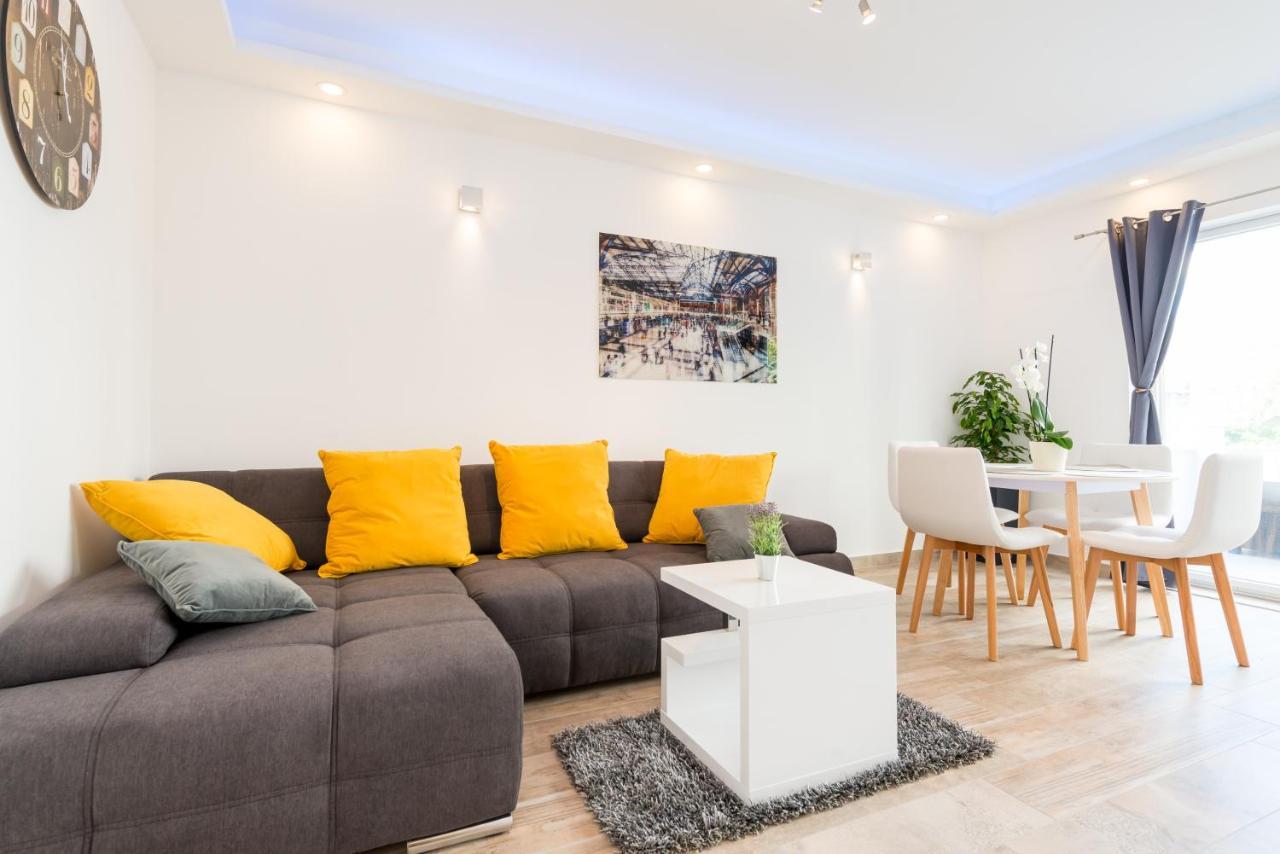 Apartments Helen ดูบรอฟนิก ภายนอก รูปภาพ