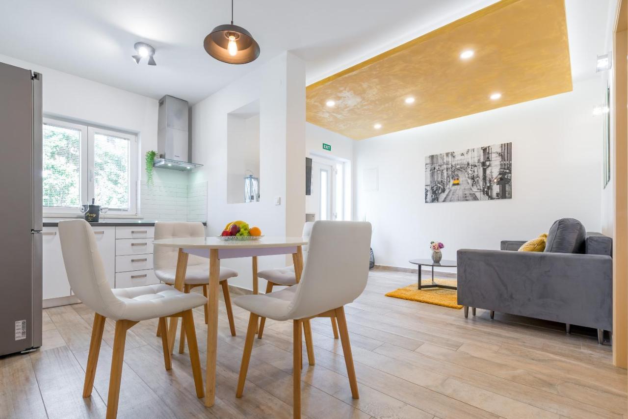 Apartments Helen ดูบรอฟนิก ภายนอก รูปภาพ